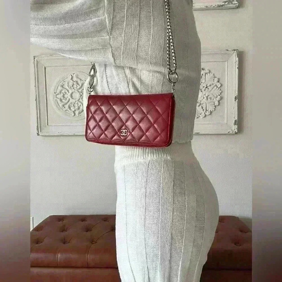 Chanel | Quilted Lambskin Diamond Stitch Full Zippy Long Wallet Silver Hardware - Picture 4 of 12